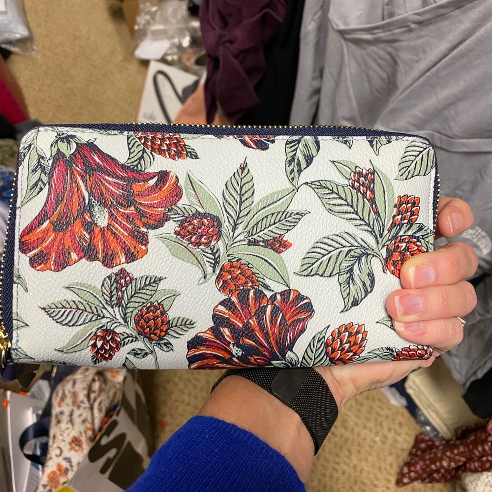 Tory Burch Kerrington zip around wallet small green acre floral